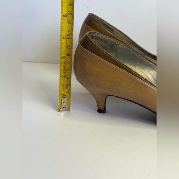 VTG Yves Saint Laurent Leather Pumps w a Bow Accent and Patent Leather Toe Cap - Picture 3 of 12